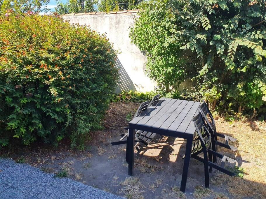 Appartement Centre Ville Au Calme Jardin Et Parking Public ลาโรแชล ภายนอก รูปภาพ